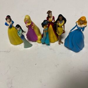 7 Disney Princess Mini Figurines Snow White, Cinderella, Mulan,Rapunzel
